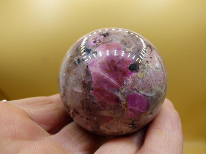 Kobalt Calcit Kugel *Rarität* rosa Pink Kristall Edelstein Deko Haus Sammler Geschenk Er Sie Mann Frau Freund Mineral Selten Heilstein - Art of Nature Berlin