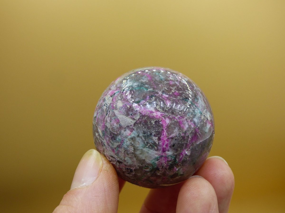 Kobalt Calcit Kugel *Rarität* rosa Pink Kristall Edelstein Deko Haus Sammler Geschenk Er Sie Mann Frau Freund Mineral Selten Heilstein - Art of Nature Berlin