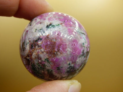 Kobalt Calcit Kugel *Rarität* rosa Pink Kristall Edelstein Deko Haus Sammler Geschenk Er Sie Mann Frau Freund Mineral Selten Heilstein - Art of Nature Berlin