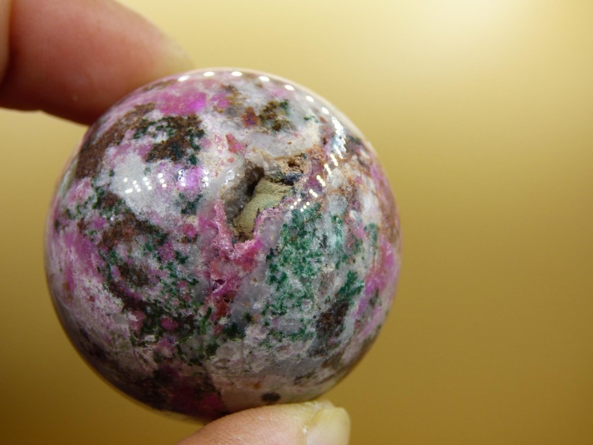 Kobalt Calcit Kugel *Rarität* rosa Pink Kristall Edelstein Deko Haus Sammler Geschenk Er Sie Mann Frau Freund Mineral Selten Heilstein - Art of Nature Berlin