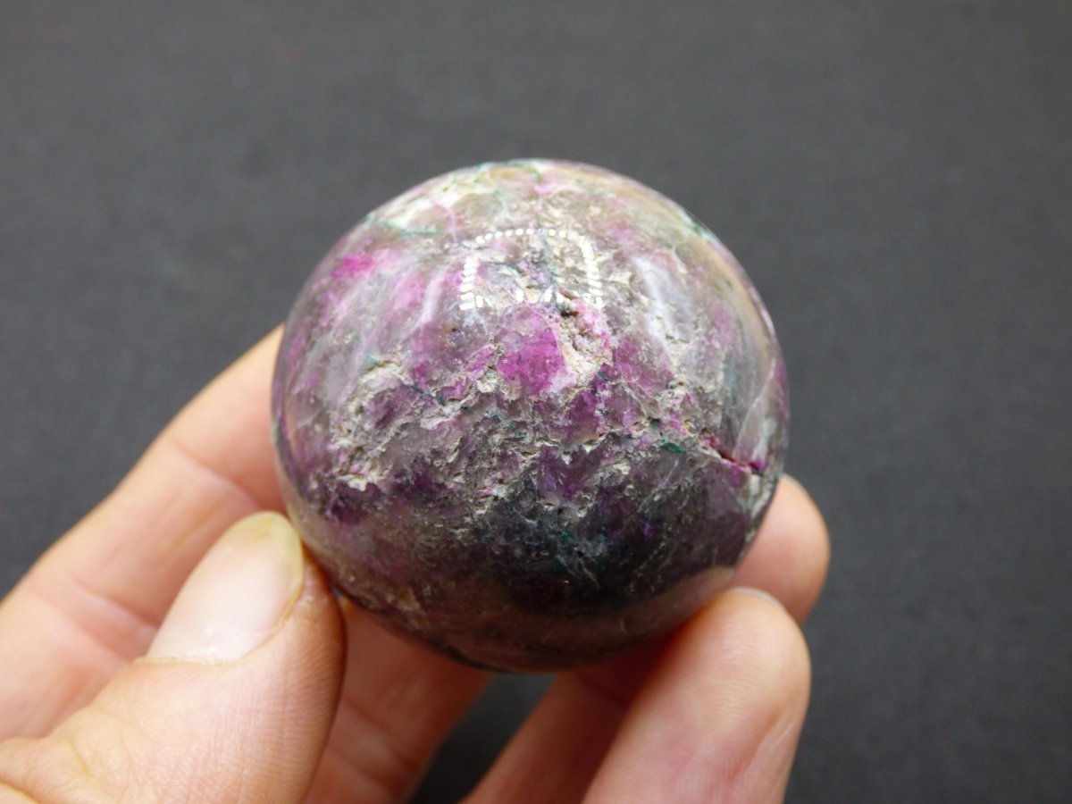 Kobalt Calcit Kugel *Rarität* rosa Pink Kristall Edelstein Deko Haus Sammler Geschenk Er Sie Mann Frau Freund Mineral Selten Heilstein - Art of Nature Berlin