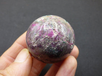 Kobalt Calcit Kugel *Rarität* rosa Pink Kristall Edelstein Deko Haus Sammler Geschenk Er Sie Mann Frau Freund Mineral Selten Heilstein - Art of Nature Berlin