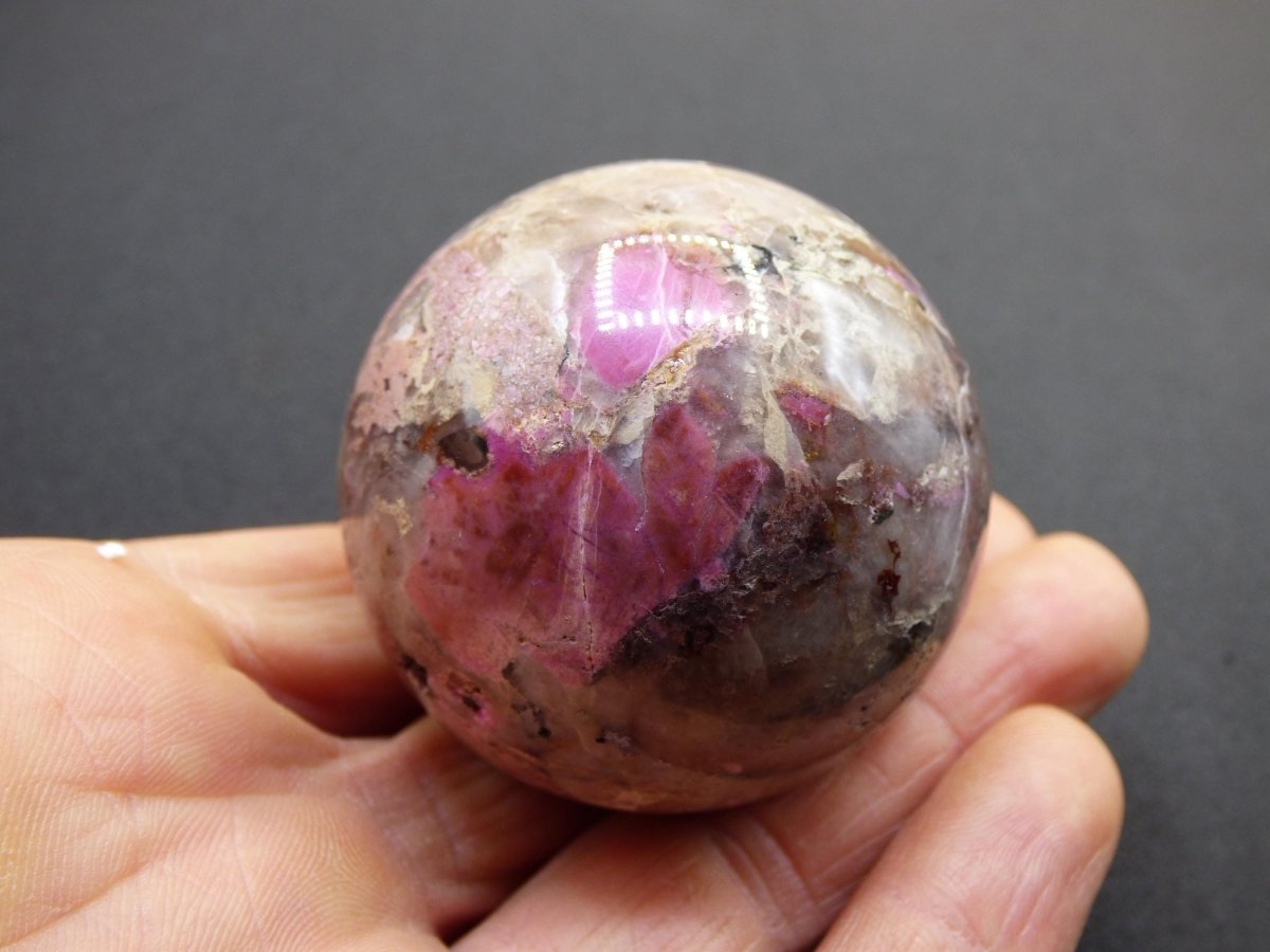 Kobalt Calcit Kugel *Rarität* rosa Pink Kristall Edelstein Deko Haus Sammler Geschenk Er Sie Mann Frau Freund Mineral Selten Heilstein - Art of Nature Berlin