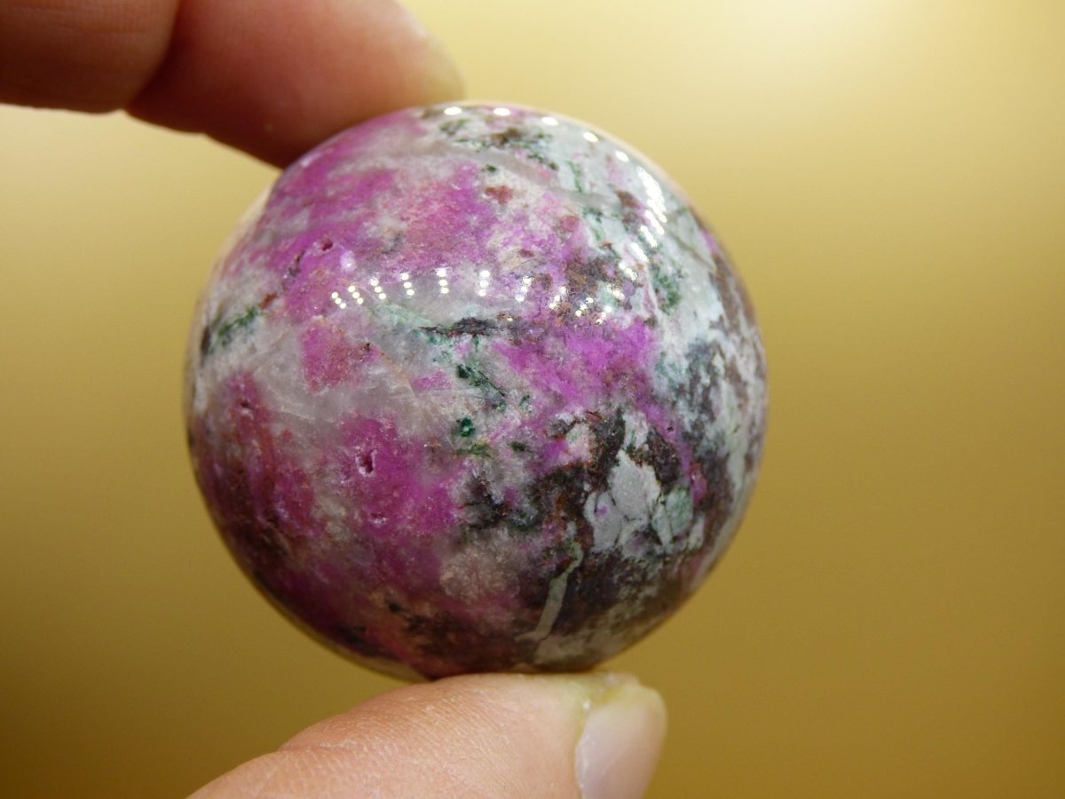 Kobalt Calcit Kugel *Rarität* rosa Pink Kristall Edelstein Deko Haus Sammler Geschenk Er Sie Mann Frau Freund Mineral Selten Heilstein - Art of Nature Berlin