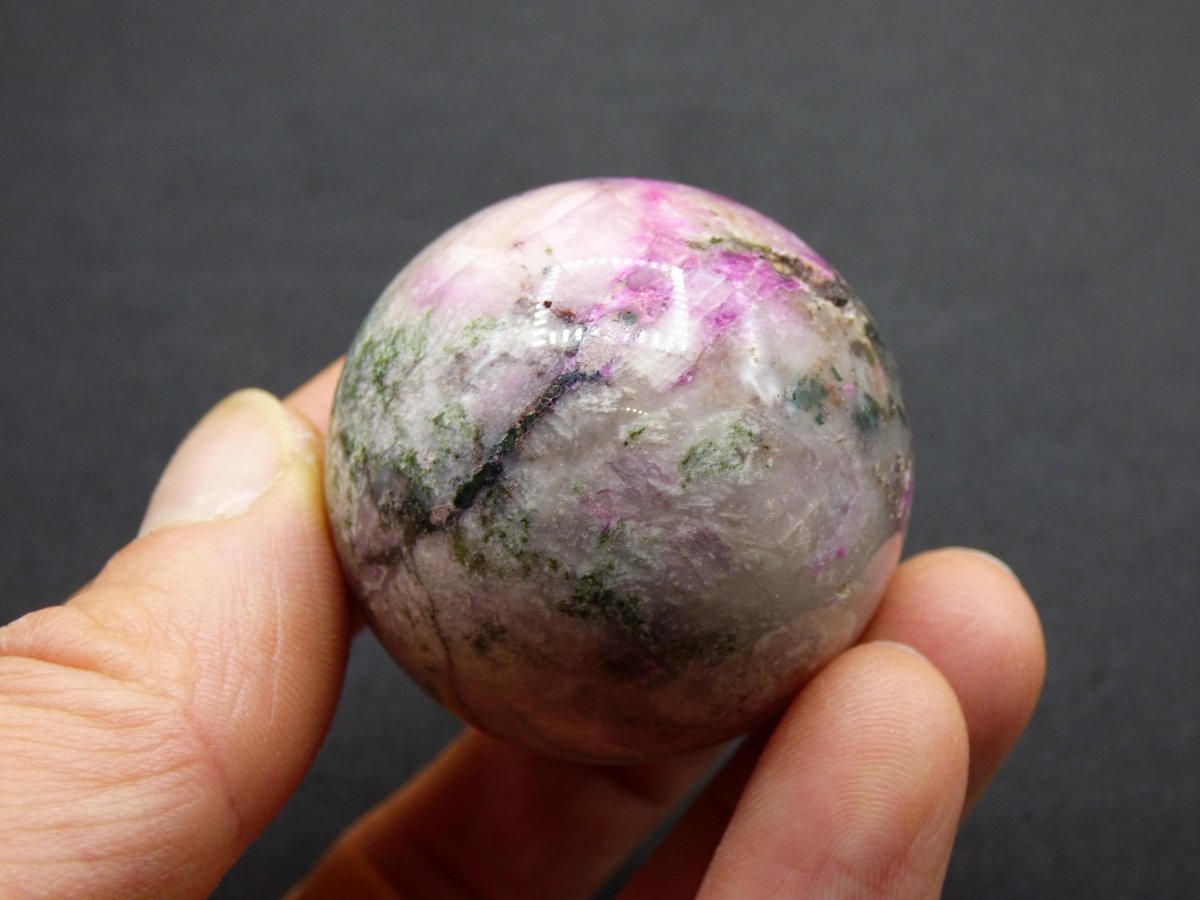 Kobalt Calcit Kugel *Rarität* rosa Pink Kristall Edelstein Deko Haus Sammler Geschenk Er Sie Mann Frau Freund Mineral Selten Heilstein - Art of Nature Berlin