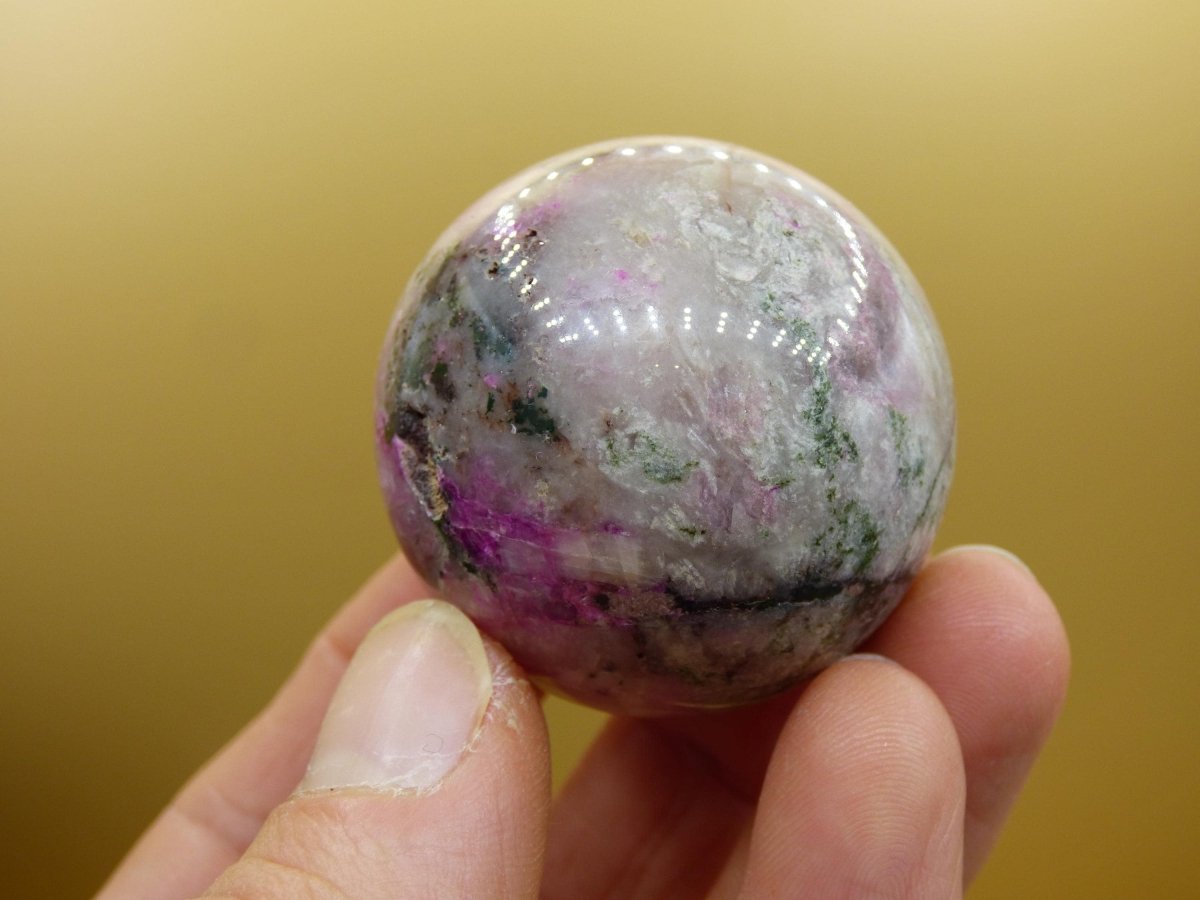 Kobalt Calcit Kugel *Rarität* rosa Pink Kristall Edelstein Deko Haus Sammler Geschenk Er Sie Mann Frau Freund Mineral Selten Heilstein - Art of Nature Berlin