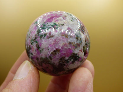 Kobalt Calcit Kugel *Rarität* rosa Pink Kristall Edelstein Deko Haus Sammler Geschenk Er Sie Mann Frau Freund Mineral Selten Heilstein - Art of Nature Berlin