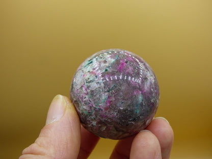 Kobalt Calcit Kugel *Rarität* rosa Pink Kristall Edelstein Deko Haus Sammler Geschenk Er Sie Mann Frau Freund Mineral Selten Heilstein - Art of Nature Berlin