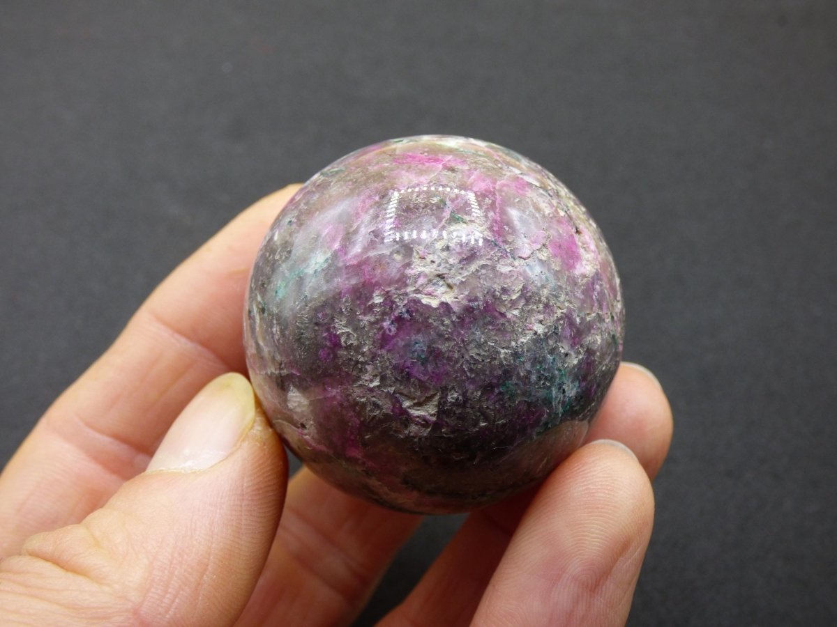 Kobalt Calcit Kugel *Rarität* rosa Pink Kristall Edelstein Deko Haus Sammler Geschenk Er Sie Mann Frau Freund Mineral Selten Heilstein - Art of Nature Berlin