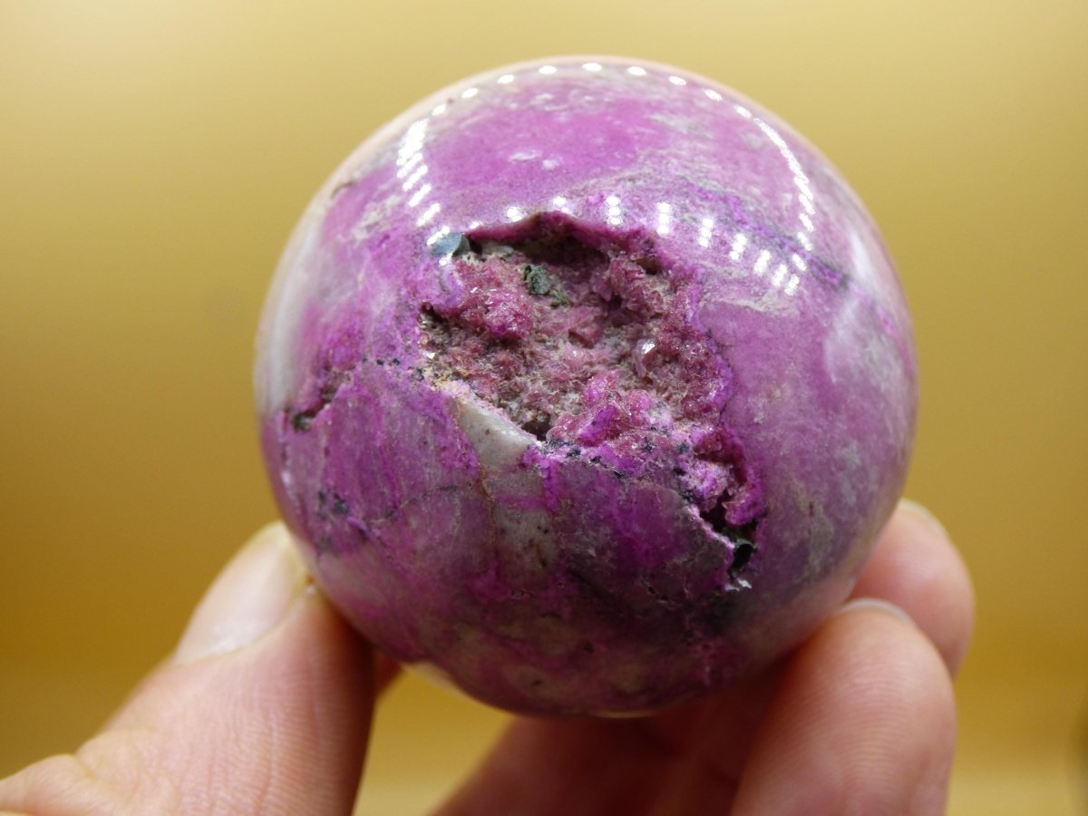 Kobalt Calcit Kugel *Rarität* rosa Pink Kristall Edelstein Deko Haus Sammler Geschenk Er Sie Mann Frau Freund Mineral Selten Heilstein - Art of Nature Berlin