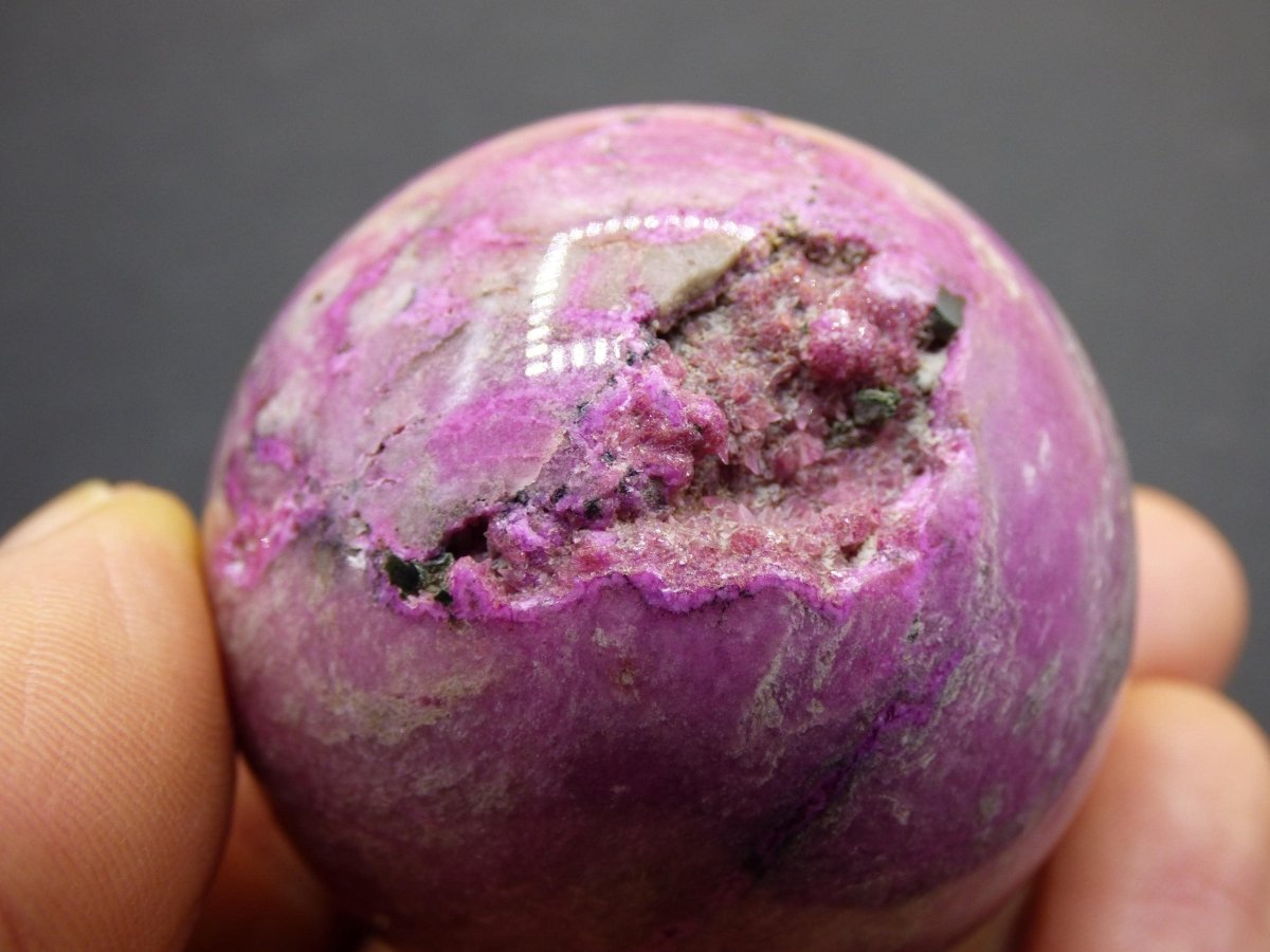 Kobalt Calcit Kugel *Rarität* rosa Pink Kristall Edelstein Deko Haus Sammler Geschenk Er Sie Mann Frau Freund Mineral Selten Heilstein - Art of Nature Berlin