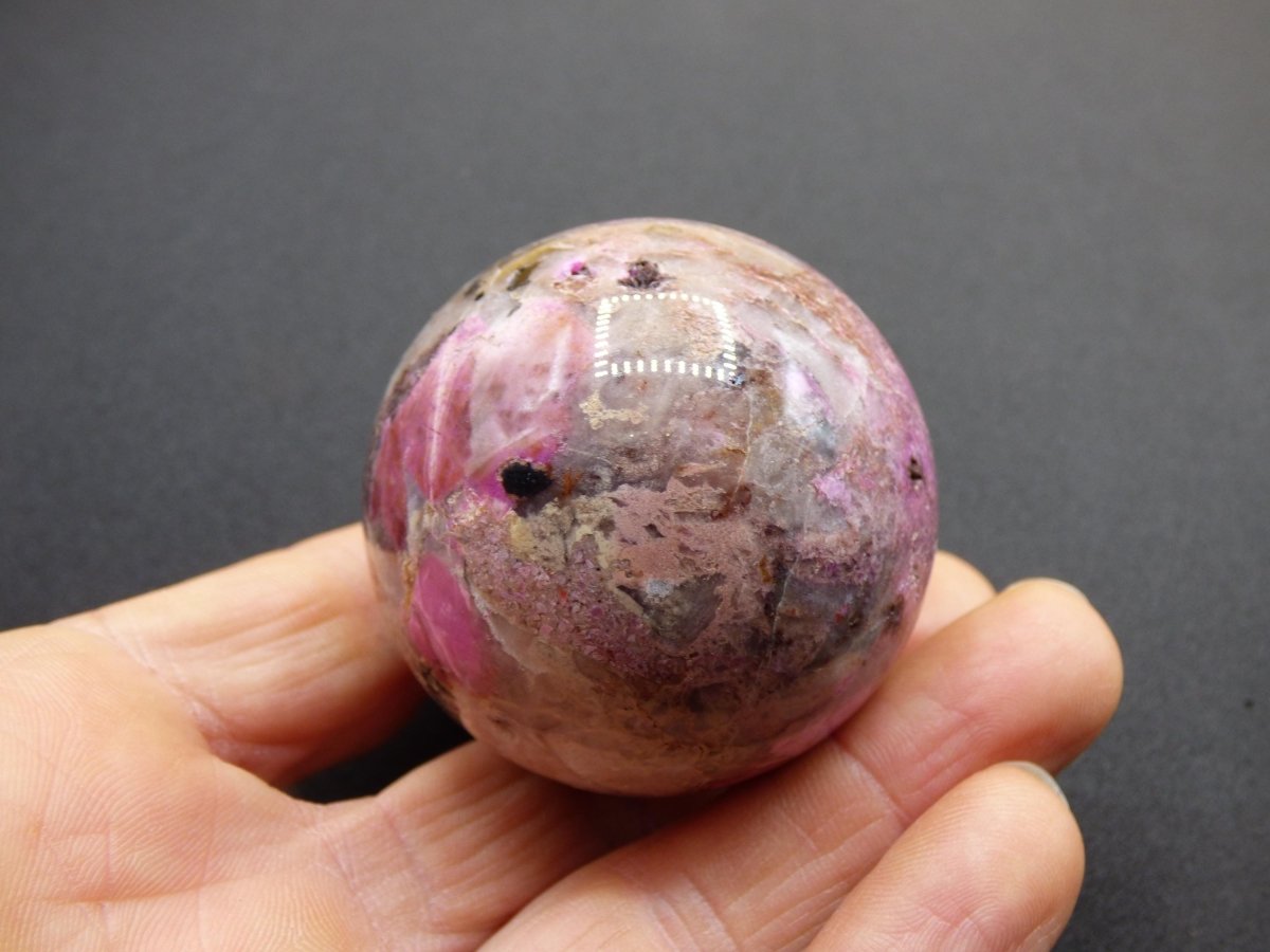 Kobalt Calcit Kugel *Rarität* rosa Pink Kristall Edelstein Deko Haus Sammler Geschenk Er Sie Mann Frau Freund Mineral Selten Heilstein - Art of Nature Berlin