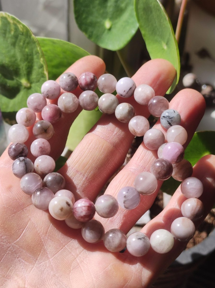 Kunzit 8mm Edelstein Perlen Stretch Armband rosa Natur Heilstein Kristall Rarität Selten Geschenk Mann Frau Schwester Bruder Mutter Er Sie - Art of Nature Berlin