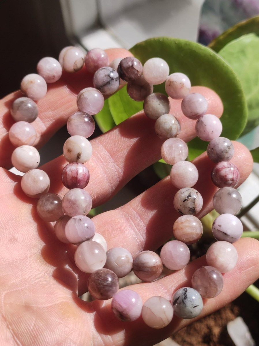 Kunzit 8mm Edelstein Perlen Stretch Armband rosa Natur Heilstein Kristall Rarität Selten Geschenk Mann Frau Schwester Bruder Mutter Er Sie - Art of Nature Berlin