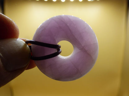 Kunzit A - Donut Edelstein Kette 30mm Heilstein rosa pink Rarität Mann Frau Freundin Glück Kristall Anhänger Natur Rarität Geschenk Er Sie - Art of Nature Berlin