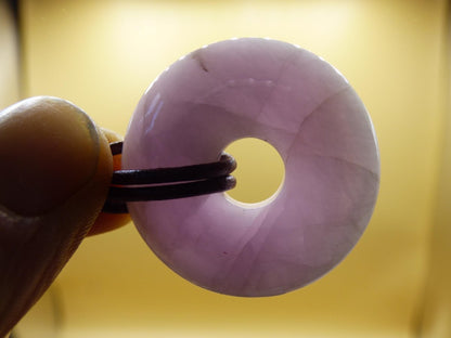 Kunzit A - Donut Edelstein Kette 30mm Heilstein rosa pink Rarität Mann Frau Freundin Glück Kristall Anhänger Natur Rarität Geschenk Er Sie - Art of Nature Berlin