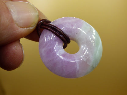 Kunzit A - Donut Edelstein Kette 30mm Heilstein rosa pink Rarität Mann Frau Freundin Glück Kristall Anhänger Natur Rarität Geschenk Er Sie - Art of Nature Berlin