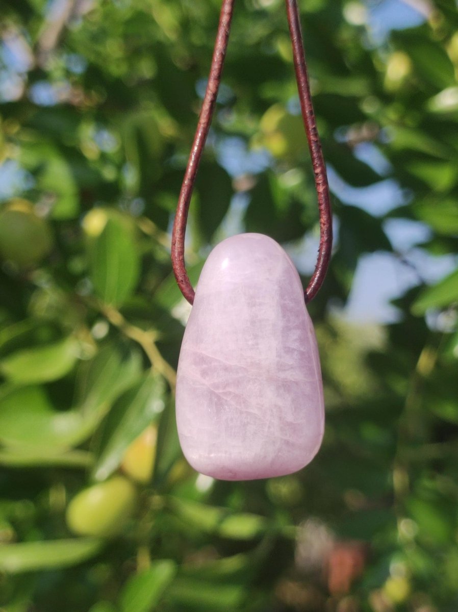 Kunzit A - Edelstein Kette Heilstein rosa pink Rarität Mann Frau Glück HIPPIE GOA Boho Tibet Ethno Natur Rarität Geschenk Er Sie Mann Frau - Art of Nature Berlin