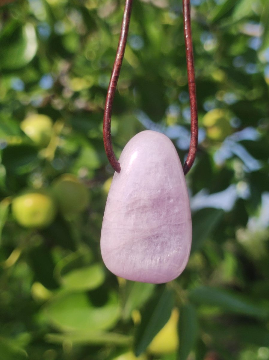 Kunzit A - Edelstein Kette Heilstein rosa pink Rarität Mann Frau Glück HIPPIE GOA Boho Tibet Ethno Natur Rarität Geschenk Er Sie Mann Frau - Art of Nature Berlin