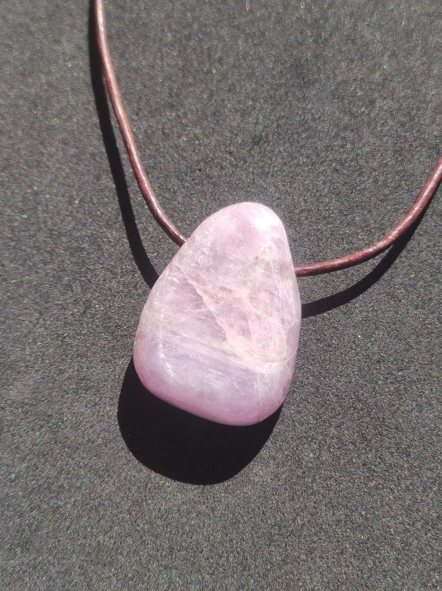 Kunzit A - Edelstein Kette Heilstein rosa pink Rarität Mann Frau Glück HIPPIE GOA Boho Tibet Ethno Natur Rarität Geschenk Er Sie Mann Frau - Art of Nature Berlin