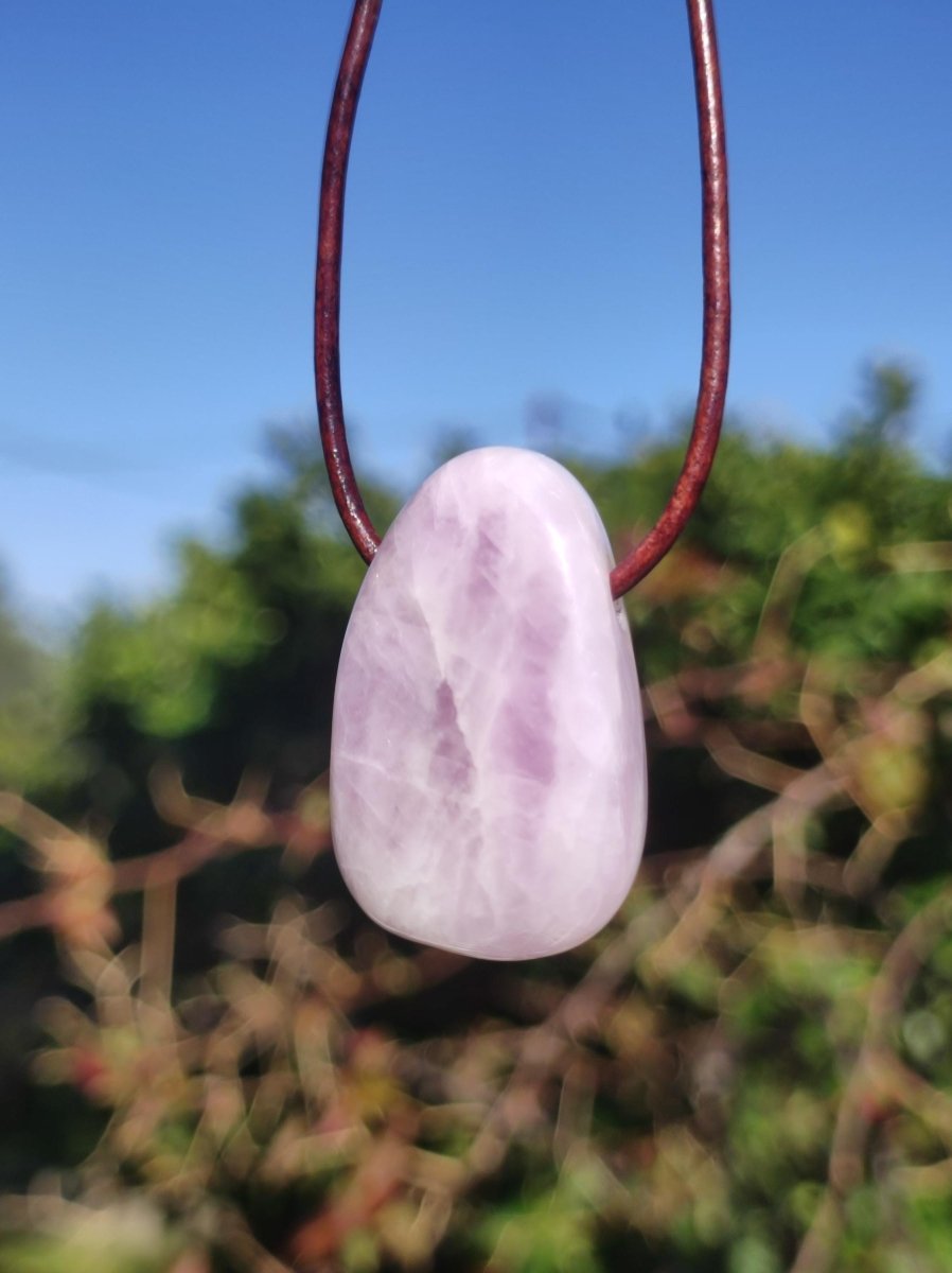 Kunzit A - Edelstein Kette Heilstein rosa pink Rarität Mann Frau Glück HIPPIE GOA Boho Tibet Ethno Natur Rarität Geschenk Er Sie Mann Frau - Art of Nature Berlin