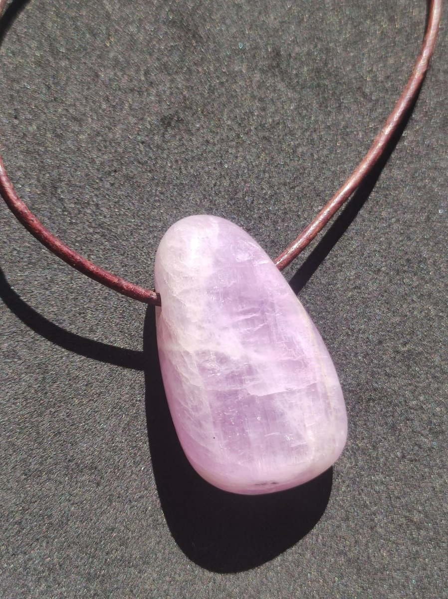 Kunzit A - Edelstein Kette Heilstein rosa pink Rarität Mann Frau Glück HIPPIE GOA Boho Tibet Ethno Natur Rarität Geschenk Er Sie Mann Frau - Art of Nature Berlin