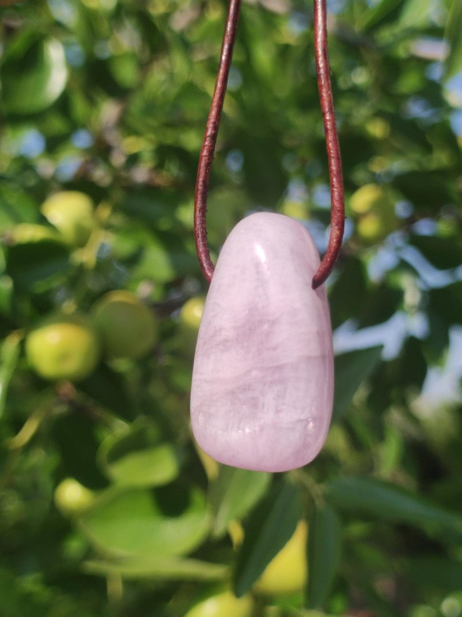 Kunzit A - Edelstein Kette Heilstein rosa pink Rarität Mann Frau Glück HIPPIE GOA Boho Tibet Ethno Natur Rarität Geschenk Er Sie Mann Frau - Art of Nature Berlin