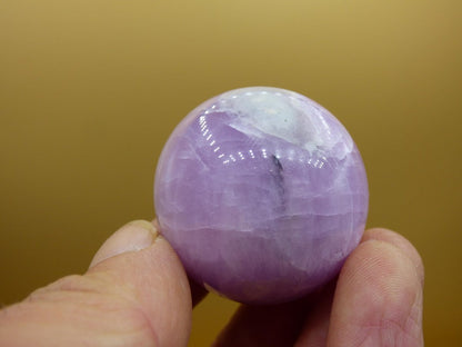 Kunzit A ~ Edelstein Kugel Deko Sphere Haus Wohn Kristall HIPPIE Heilstein Rarität Selten Frau Mann Geschenk Er Sie - Art of Nature Berlin