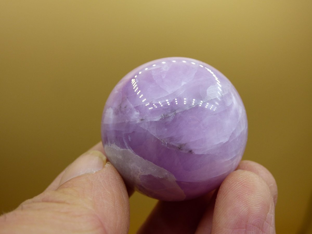 Kunzit A ~ Edelstein Kugel Deko Sphere Haus Wohn Kristall HIPPIE Heilstein Rarität Selten Frau Mann Geschenk Er Sie - Art of Nature Berlin