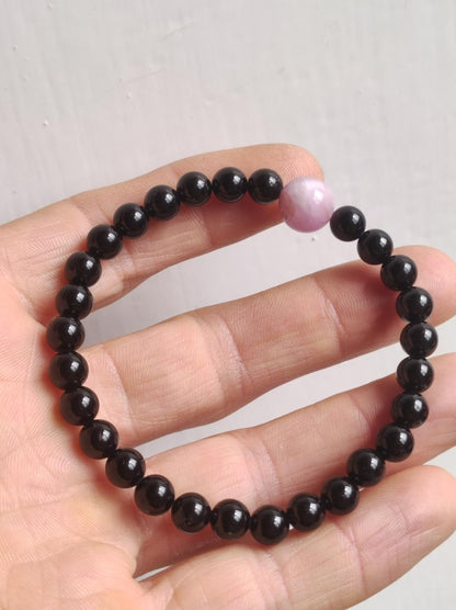 Kunzit A + Turmalin (Schörl) - Edelstein Armband schwarz lila GOA Hippie Boho Natur Heilstein Geschenk Er Sie Mann Frau Freund Rarität Kraft - Art of Nature Berlin
