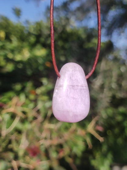 Kunzit AA - Edelstein Kette Heilstein rosa pink Rarität Mann Frau Glück HIPPIE GOA Boho Tibet Ethno Natur Rarität Geschenk Er Sie Mann Frau - Art of Nature Berlin