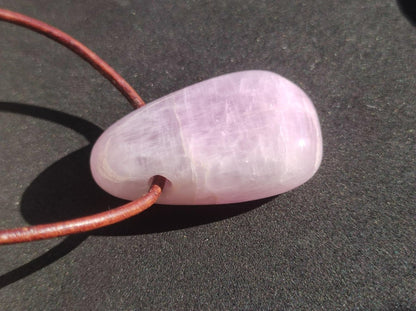 Kunzit AA - Edelstein Kette Heilstein rosa pink Rarität Mann Frau Glück HIPPIE GOA Boho Tibet Ethno Natur Rarität Geschenk Er Sie Mann Frau - Art of Nature Berlin