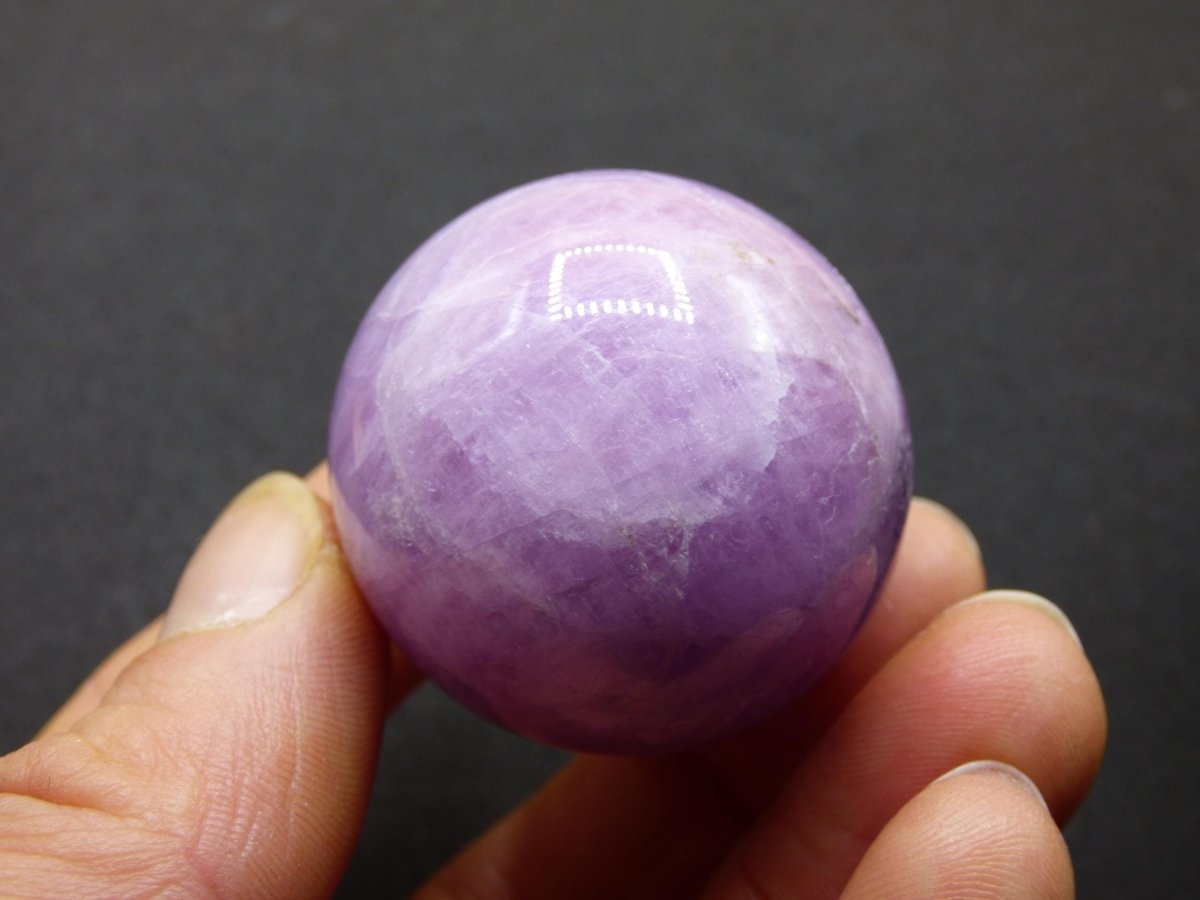 Kunzit AA ~ Edelstein Kugel Deko Sphere Haus Wohn Kristall HIPPIE Heilstein Rarität Selten Frau Mann Geschenk Er Sie - Art of Nature Berlin