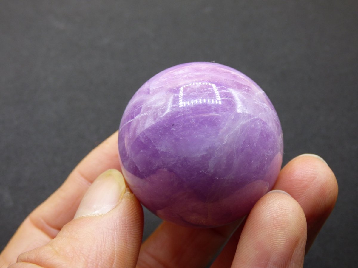 Kunzit AA ~ Edelstein Kugel Deko Sphere Haus Wohn Kristall HIPPIE Heilstein Rarität Selten Frau Mann Geschenk Er Sie - Art of Nature Berlin