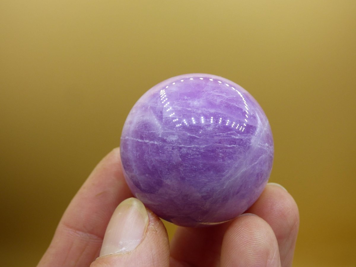 Kunzit AA ~ Edelstein Kugel Deko Sphere Haus Wohn Kristall HIPPIE Heilstein Rarität Selten Frau Mann Geschenk Er Sie - Art of Nature Berlin