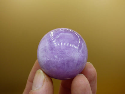 Kunzit AA ~ Edelstein Kugel Deko Sphere Haus Wohn Kristall HIPPIE Heilstein Rarität Selten Frau Mann Geschenk Er Sie - Art of Nature Berlin
