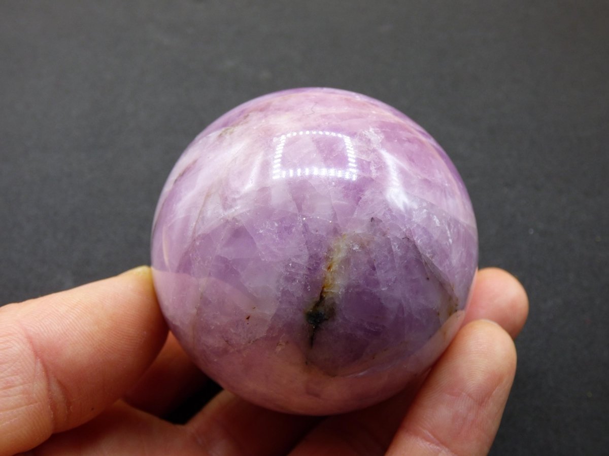 Kunzit AA rosa - Edelstein Kugel Deko Sphere Haus Wohn Kristall Energie Heilstein Rarität Selten Geschenk Er Sie Mann Frau schön Wohnen Haus - Art of Nature Berlin