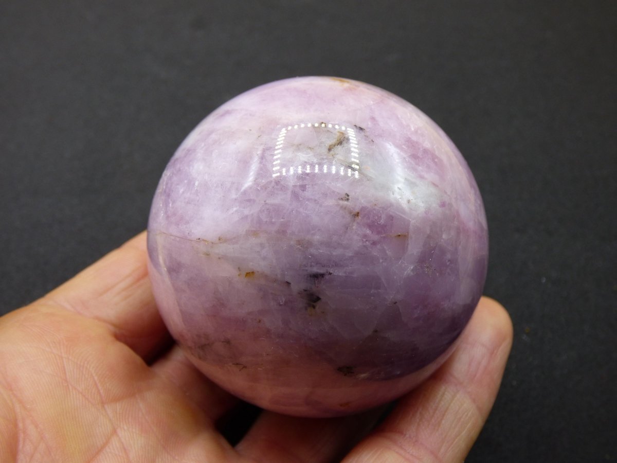 Kunzit AA rosa - Edelstein Kugel Deko Sphere Haus Wohn Kristall Energie Heilstein Rarität Selten Geschenk Er Sie Mann Frau schön Wohnen Haus - Art of Nature Berlin