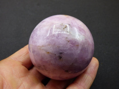 Kunzit AA rosa - Edelstein Kugel Deko Sphere Haus Wohn Kristall Energie Heilstein Rarität Selten Geschenk Er Sie Mann Frau schön Wohnen Haus - Art of Nature Berlin