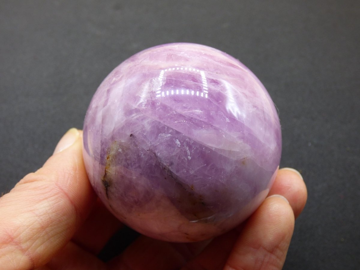 Kunzit AA rosa - Edelstein Kugel Deko Sphere Haus Wohn Kristall Energie Heilstein Rarität Selten Geschenk Er Sie Mann Frau schön Wohnen Haus - Art of Nature Berlin