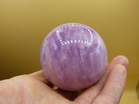 Kunzit AA rosa - Edelstein Kugel Deko Sphere Haus Wohn Kristall Energie Heilstein Rarität Selten Geschenk Er Sie Mann Frau schön Wohnen Haus - Art of Nature Berlin