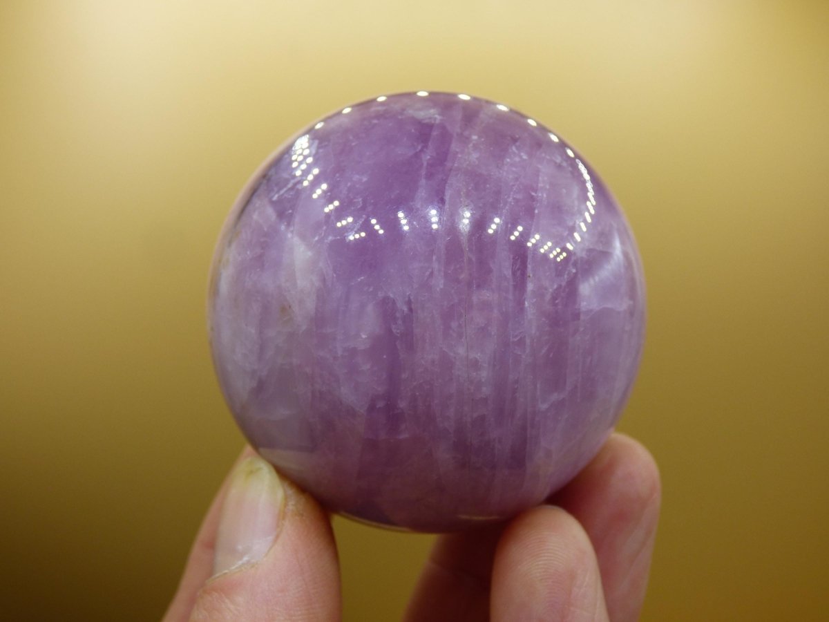 Kunzit AA rosa - Edelstein Kugel Deko Sphere Haus Wohn Kristall Energie Heilstein Rarität Selten Geschenk Er Sie Mann Frau schön Wohnen Haus - Art of Nature Berlin