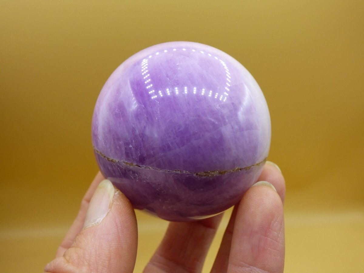 Kunzit AA rosa Schimmer Flash ~ Edelstein Kugel Deko Sphere Haus Wohn Kristall HIPPIE Heilstein Rarität Selten Geschenk Frau Geschenk Er Sie - Art of Nature Berlin