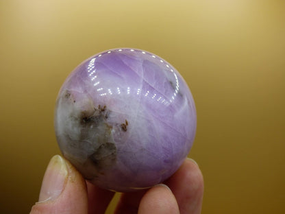 Kunzit AA rosa Schimmer Flash ~ Edelstein Kugel Deko Sphere Haus Wohn Kristall HIPPIE Heilstein Rarität Selten Geschenk Frau Geschenk Er Sie - Art of Nature Berlin