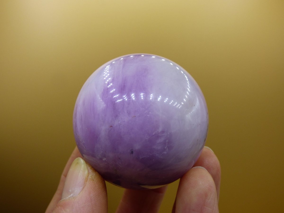 Kunzit AA rosa Schimmer Flash ~ Edelstein Kugel Deko Sphere Haus Wohn Kristall HIPPIE Heilstein Rarität Selten Geschenk Frau Geschenk Er Sie - Art of Nature Berlin