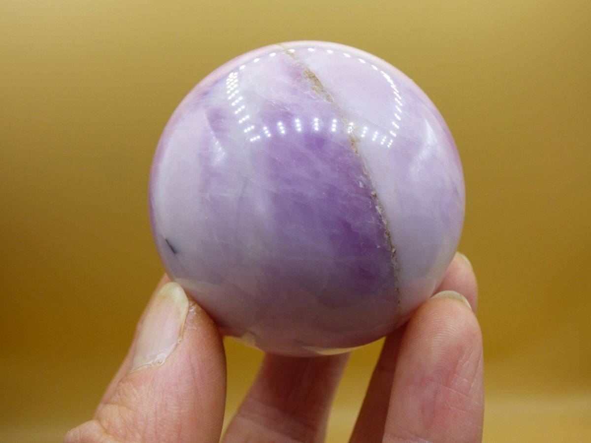 Kunzit AA rosa Schimmer Flash ~ Edelstein Kugel Deko Sphere Haus Wohn Kristall HIPPIE Heilstein Rarität Selten Geschenk Frau Geschenk Er Sie - Art of Nature Berlin