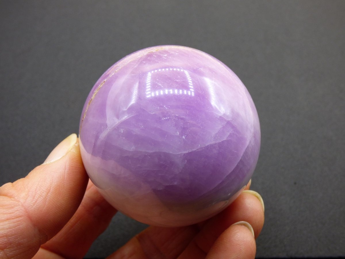 Kunzit AA rosa Schimmer Flash ~ Edelstein Kugel Deko Sphere Haus Wohn Kristall HIPPIE Heilstein Rarität Selten Geschenk Frau Geschenk Er Sie - Art of Nature Berlin