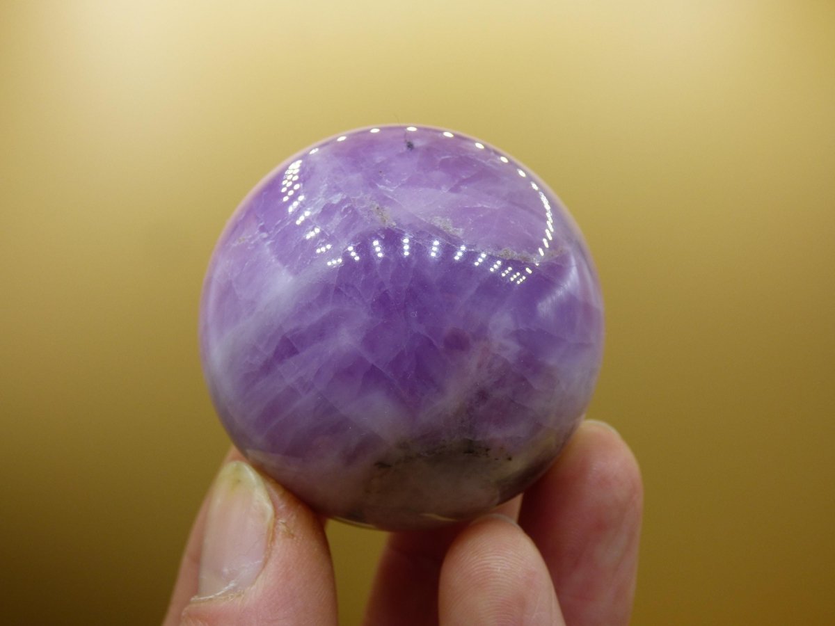 Kunzit AA rosa Schimmer Flash ~ Edelstein Kugel Deko Sphere Haus Wohn Kristall HIPPIE Heilstein Rarität Selten Geschenk Frau Geschenk Er Sie - Art of Nature Berlin