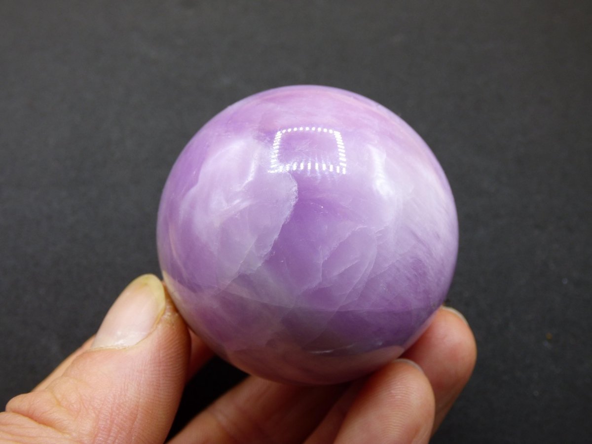 Kunzit AA rosa Schimmer Flash ~ Edelstein Kugel Deko Sphere Haus Wohn Kristall HIPPIE Heilstein Rarität Selten Geschenk Frau Geschenk Er Sie - Art of Nature Berlin