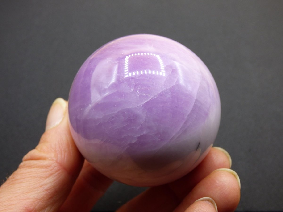 Kunzit AA rosa Schimmer Flash ~ Edelstein Kugel Deko Sphere Haus Wohn Kristall HIPPIE Heilstein Rarität Selten Geschenk Frau Geschenk Er Sie - Art of Nature Berlin